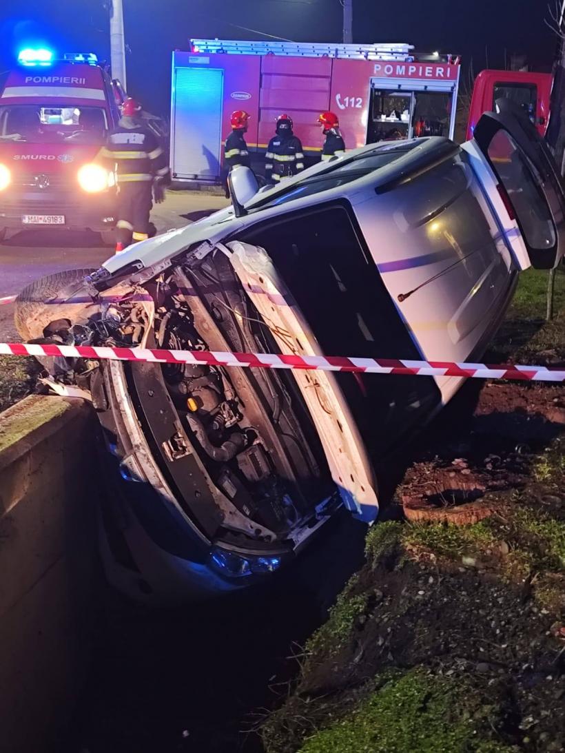 O mașină cu șase oameni s-a răsturnat într-un șanț, în Teleorman  18994710