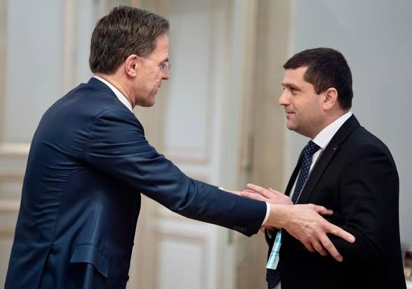 Ministrul Apărării, discuții cu Secretarul General al NATO la München: România, pilon de stabilitate 18994777