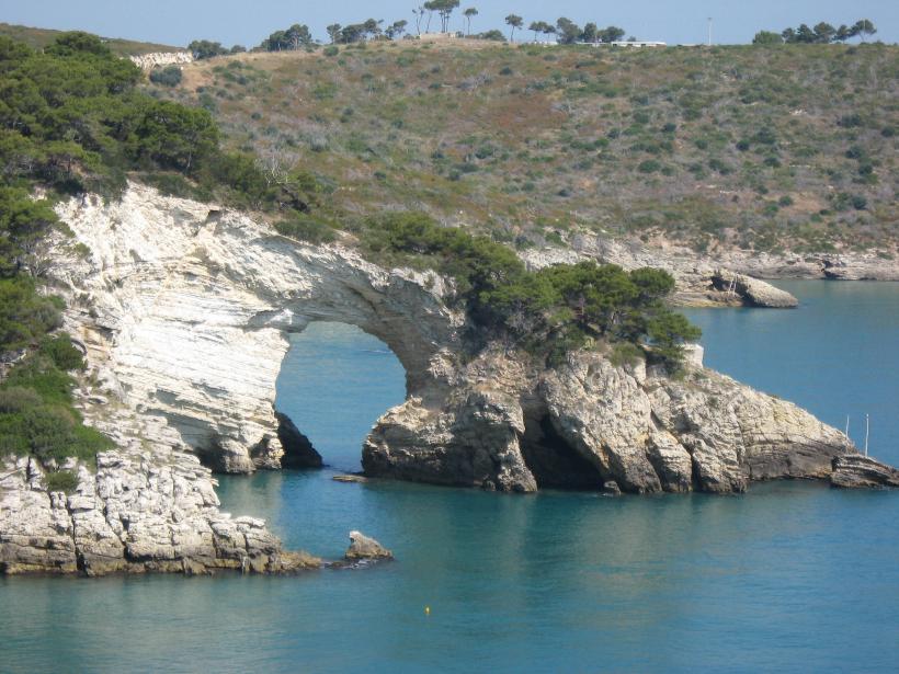  "Arcul Îndrăgostiţilor" s-a prăbuşit de Valentine's Day