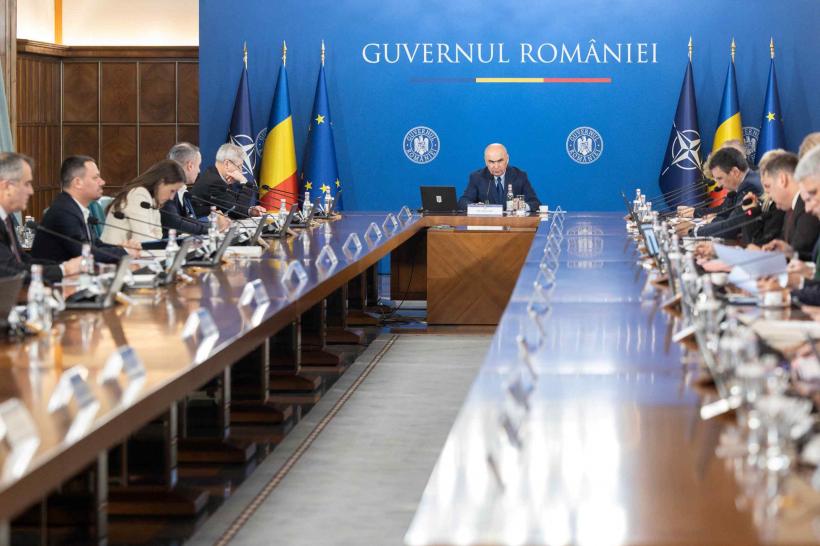 Ședință a coaliției de guvernare în urma tensiunilor generate de recesiunea tehnică