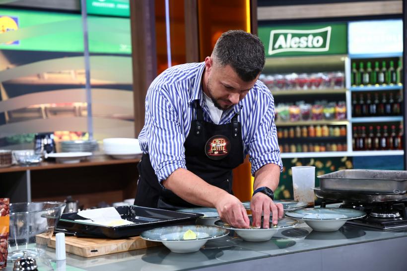 Din 2 martie, începe noul sezon Chefi la cuțite. Cu o experiență de 18 ani ca bucătar în Irlanda, Ștefan Turian intră încrezător în audiții: ”Am venit să le sting lumina juraților!” 18995073