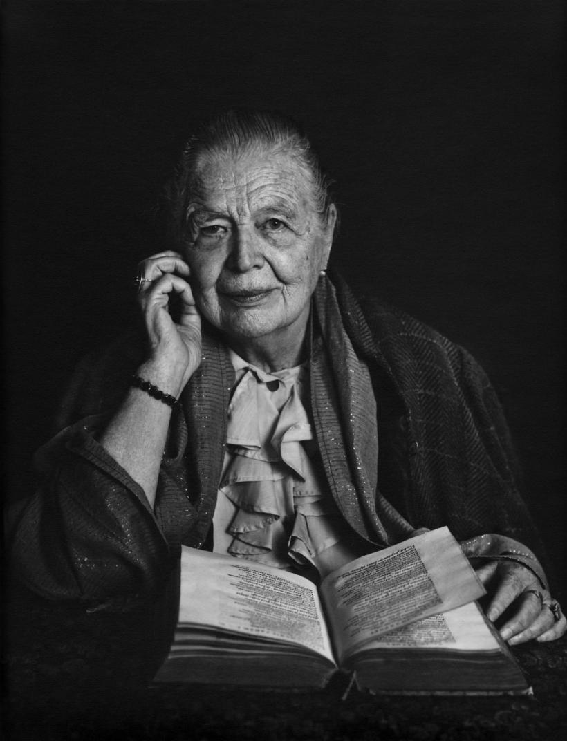 Marguerite Yourcenar, fiica erudiției și mama învățăturii. Povestea scriitoarei care l-a nemurit pe împăratul Hadrian 18994861