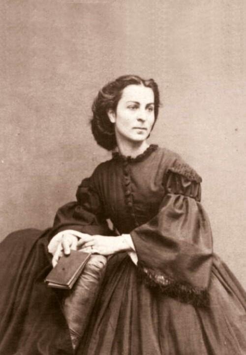 Constanța Dunca-Schiau, scriitoarea premiată cu medalia de aur de Victor Hugo 18995054