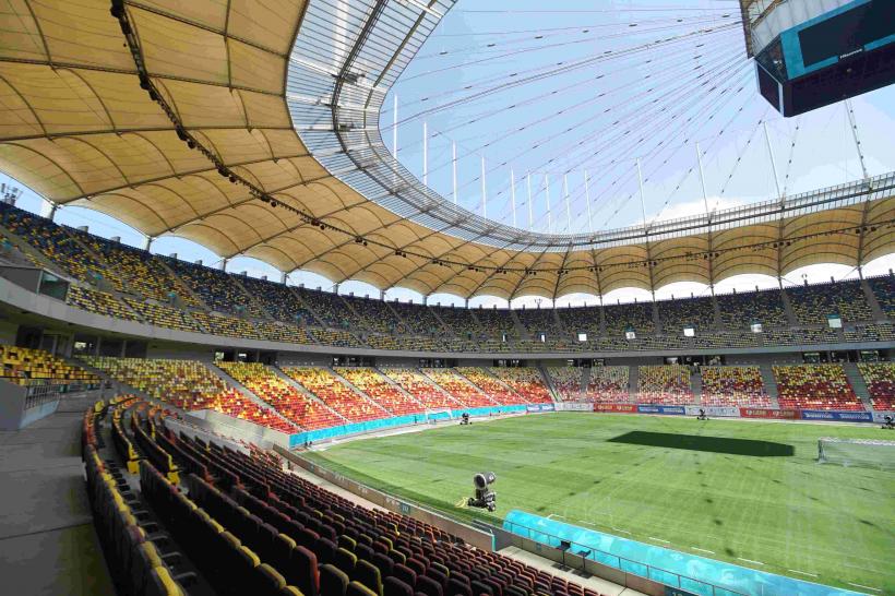 Primăria Capitalei dă 106.000 de euro unei firme ca să tragă, anul acesta, acoperișul retractabil de la Arena Națională