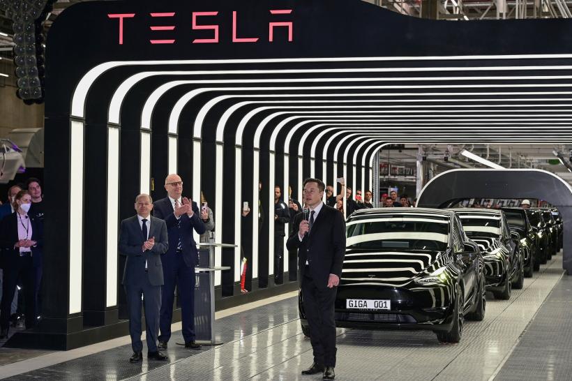 Lovitură pentru Tesla și electrice din China