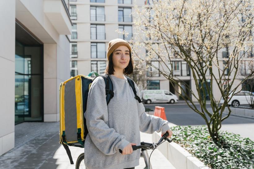 Pașii pentru a deveni propriul tău șef în domeniul livrărilor rapide