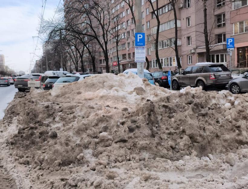 Amenzi de peste 200.000 de lei pentru deszăpezirea deficitară din Capitală 18995674