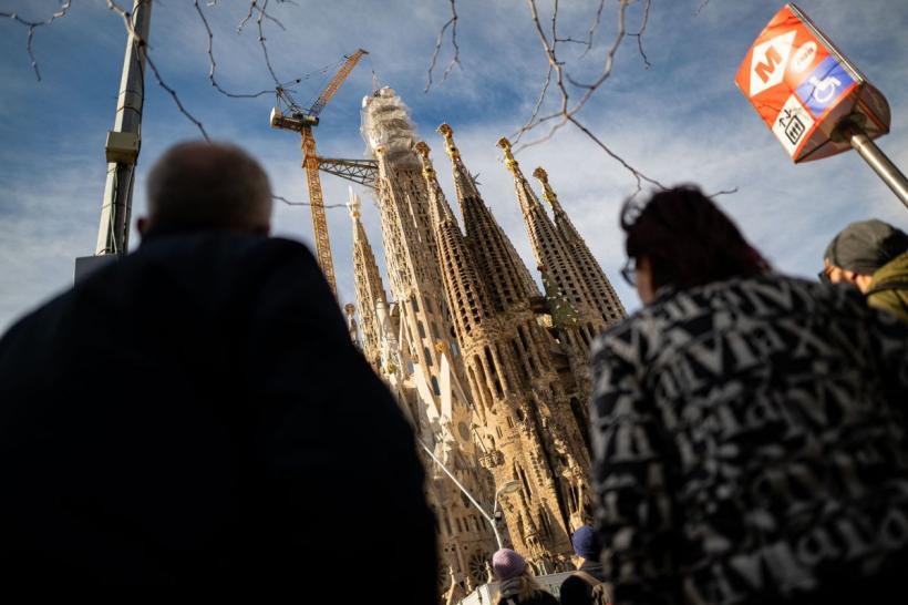 Spania oferă statut legal pentru o jumătate de milion de migranți