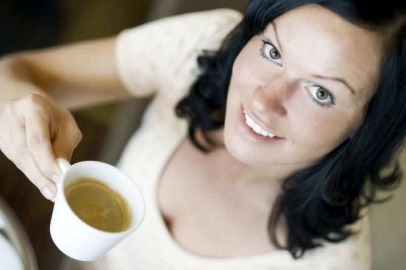 Ce spune despre tine faptul că bei cafeaua neagră? 8 trăsături de personalitate care te dau de gol