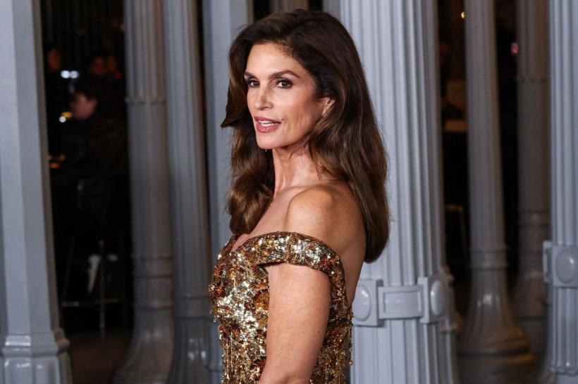 Cindy Crawford a împlinit 60 de ani. Cum arată astăzi celebrul fotomodel 18995685