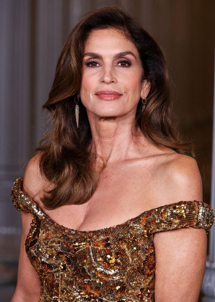 Cindy Crawford a împlinit 60 de ani. Cum arată astăzi celebrul fotomodel 18995686