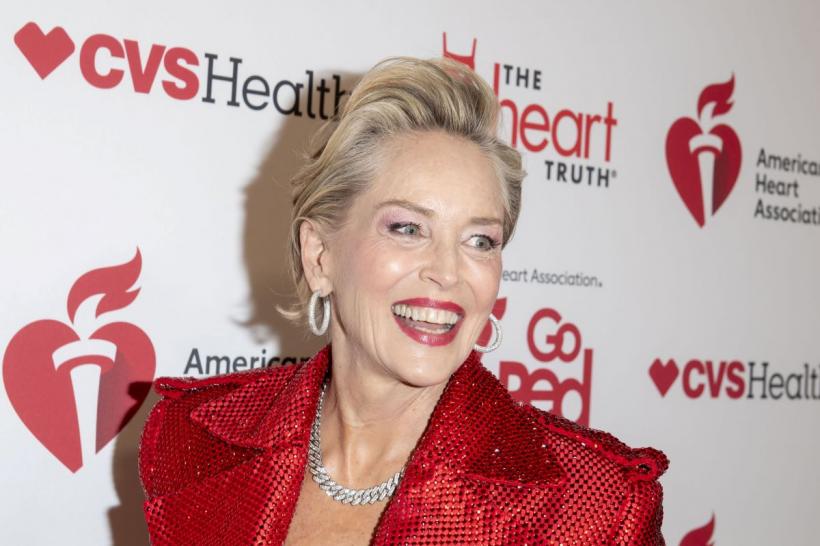 Ce spune Sharon Stone despre teama societății de îmbătrânire: „Ar trebui să fim îngroziți când ne uităm în oglindă?” 18995410