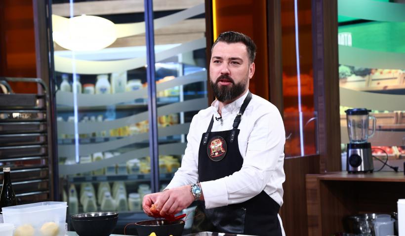 Alex Dodoaia îi provoacă pe jurați cu un preparat neașteptat în audițiile Chefi la cuțite: „Am lucrat câte 16-17 ore pe zi într-un renumit restaurant cu stele Michelin” 18995977