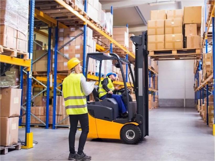 Devino stivuitorist autorizat și construiește-ți o carieră stabilă