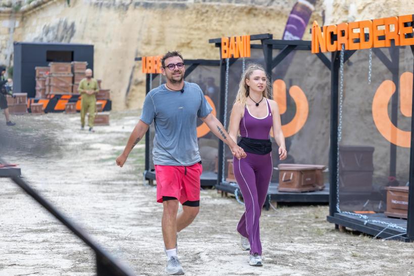 În această seară, sezonul 3 Power Couple își va găsi perechea câștigătoare! Trei echipe vor lupta, până la epuizare, într-o probă incredibilă 18996340