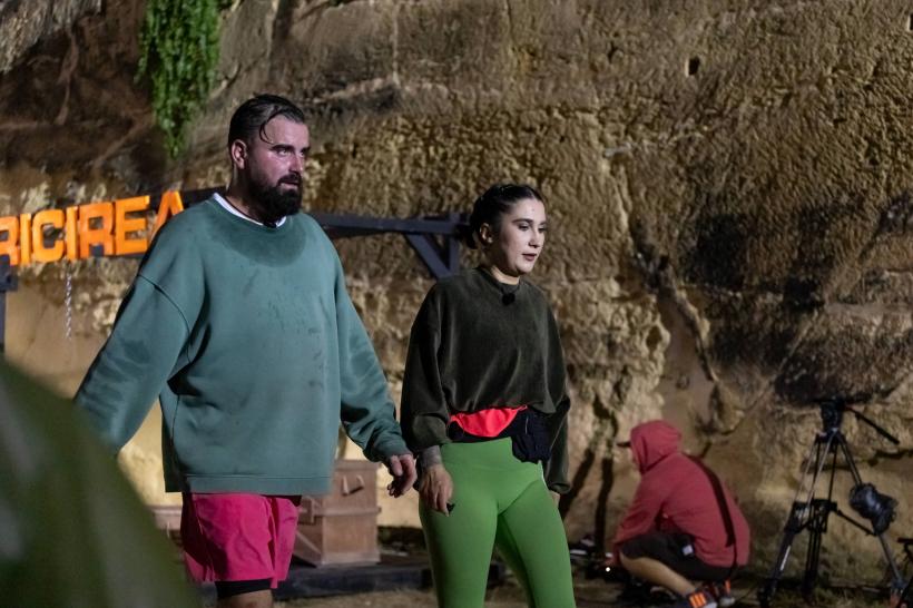 În această seară, sezonul 3 Power Couple își va găsi perechea câștigătoare! Trei echipe vor lupta, până la epuizare, într-o probă incredibilă 18996341