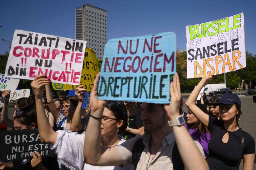 Protest în fața rectoratului UBB. Studenții, nemulțumiți de taxele majorate