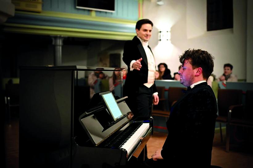 Baritonul Erdős Róbert și pianistul Szőcs Botond, muzicienii geniali care reprezintă România la evenimente internaționale 18996375