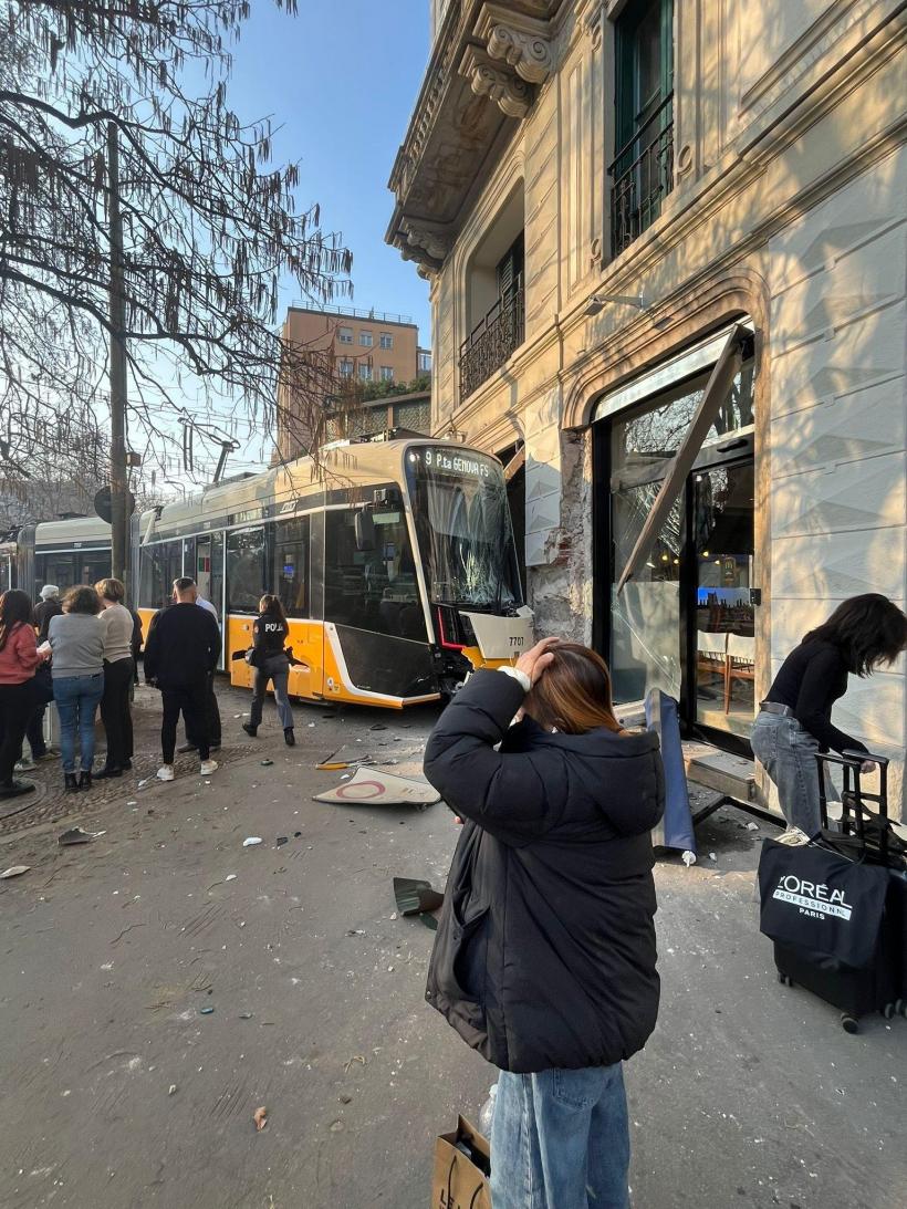 Accident grav în Milano: Un tramvai a intrat într-o clădire. Două persoane au murit și 40 au fost rănite. MAE: Niciun român implicat