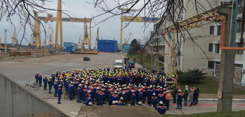 Protest la Șantierul Naval Mangalia. Angajații nu și-au mai luat banii de peste două luni