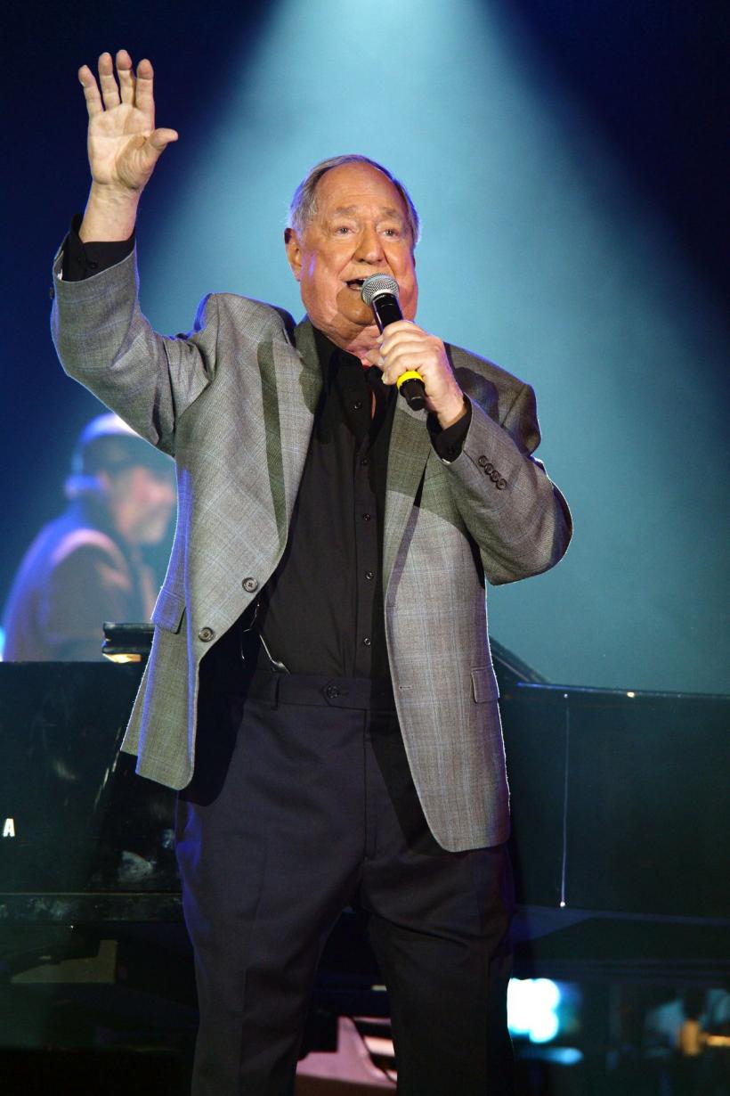 A murit cântărețul Neil Sedaka, autorul celebrei „Oh! Carol” 18996819