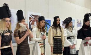 „Brâncuși și Cântecul Pietrei”, un eveniment UZPR de înaltă ținută – de Teodora Marin 18996839