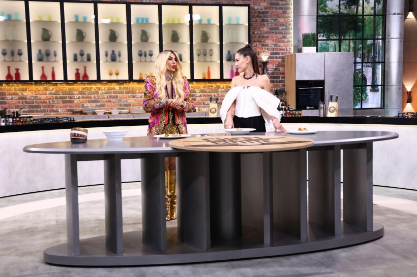 Diseară, de la 20:30, la Antena 1 urmează premiera sezonului 17 Chefi la cuțite. Jurații gătesc în casă nouă, iar Raluca Bădulescu vine la degustarea primei amulete 18997091