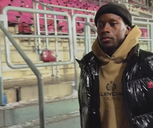 Fotbalistul Rapidului, Kader Keita, reținut de poliție după ce a lovit o femeie cu mașina și a fugit de la locul accidentului