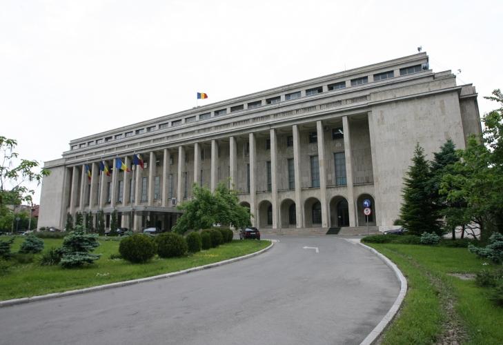 Scandaloasa achiziție de mașini de la Cancelaria premierului, anulată pentru că s-au comis erori și omisiuni în documentele de licitație