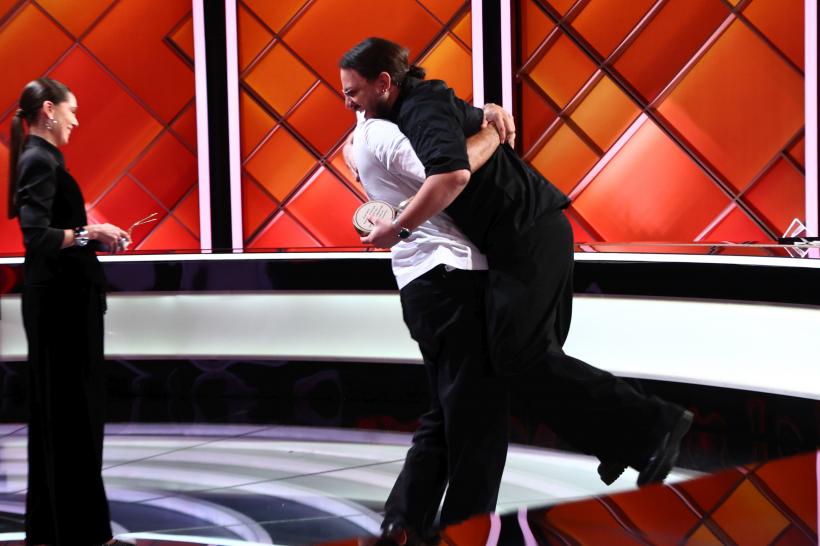 Ediția Chefi la cuțite de ieri, lider de audiență. Chef Richard a câștigat amuleta. Maurice Munteanu vine azi la degustarea următoarei amulete, într-o seară cu tensiuni puternice 18997486