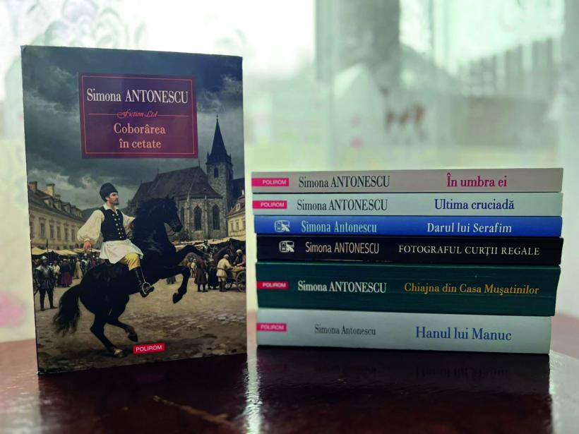 Scriitoarea Simona Antonescu, despre supraviețuirea românilor la porțile cetății Brașov: „Biserica, școala și breslele românilor au funcționat ca o cetate invizibilă” 18997341