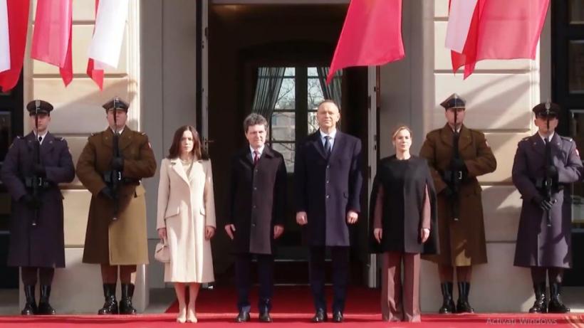 Nicuşor Dan - primit cu onoruri militare la Palatul Prezidenţial din Varşovia
