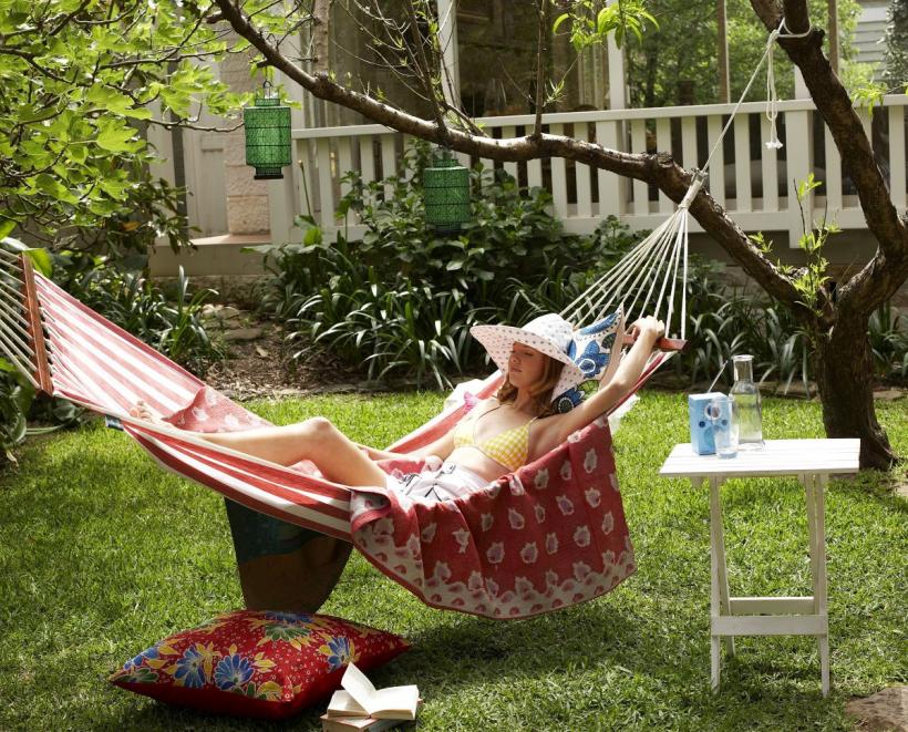 Cinci trucuri simple pe timp de zi care combat oboseala și îți îmbunătățesc somnul fără pastile