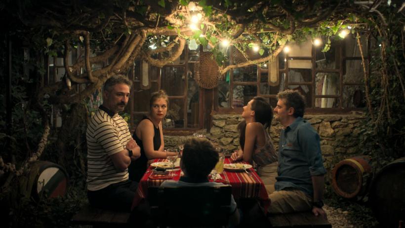 Un loc sigur, în regia Ceciliei Ștefănescu, pornește în caravană națională alături de echipa filmului 18997020