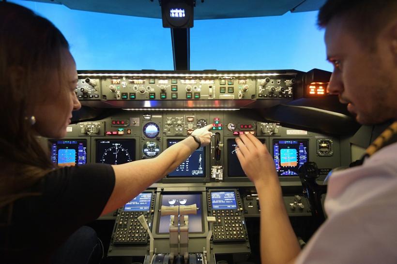 „Women on Air”. Câte femei-pilot sunt în lume și care este ponderea lor în poziții-cheie din aviație