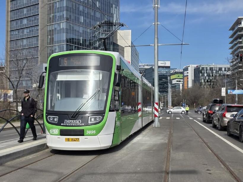 Primăria Municipiului București: „Gata, tramvaiul 5 circulă! După doi ani! ” 18997990