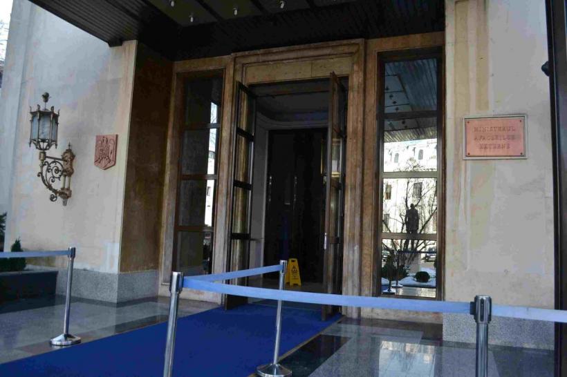 MAE plătește supervizori de „ucigași” de gândaci