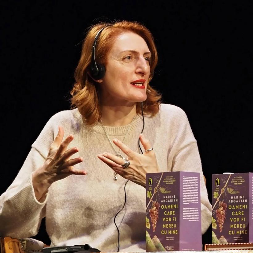 „Sunt ca un copil năzdrăvan care-și dezgroapă secretele doar când simte că prezentul îl copleșește” 18998336