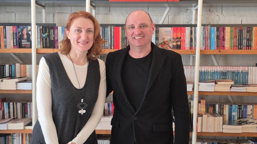 „Sunt ca un copil năzdrăvan care-și dezgroapă secretele doar când simte că prezentul îl copleșește” 18998337