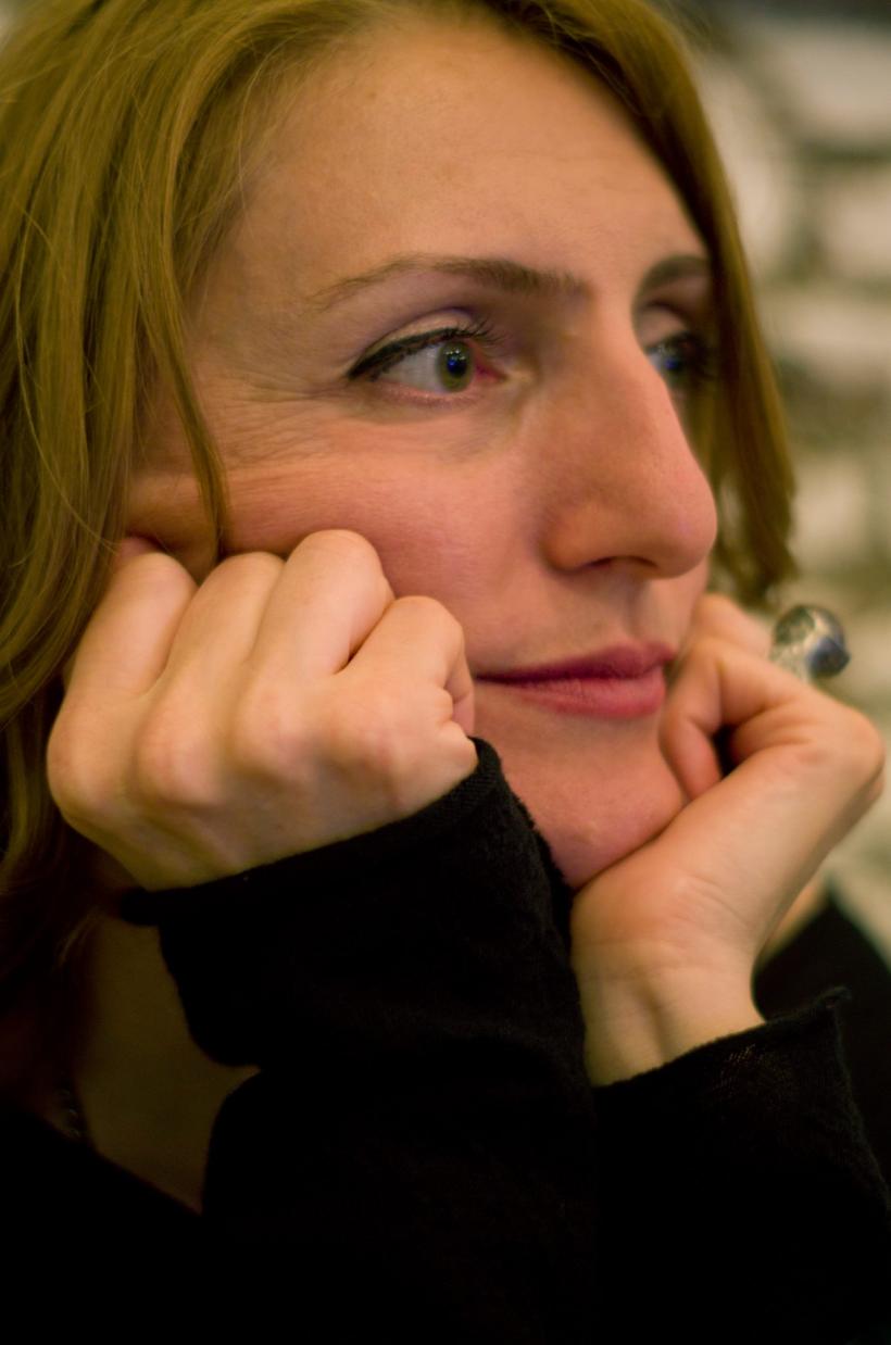 „Sunt ca un copil năzdrăvan care-și dezgroapă secretele doar când simte că prezentul îl copleșește” 18998341