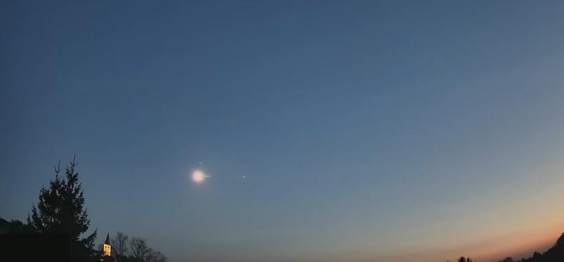 Alertă cosmică deasupra Germaniei: Fragmente dintr-un meteorit de câțiva metri, găsite în grădinile oamenilor