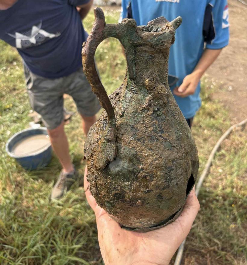 Secretul îngropat de 2.000 de ani în Mureș: ce au găsit arheologii într-o cisternă romană 18998656