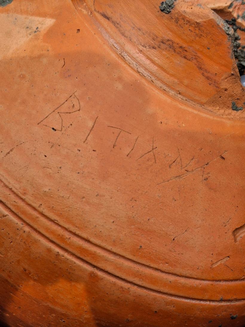 Secretul îngropat de 2.000 de ani în Mureș: ce au găsit arheologii într-o cisternă romană 18998658