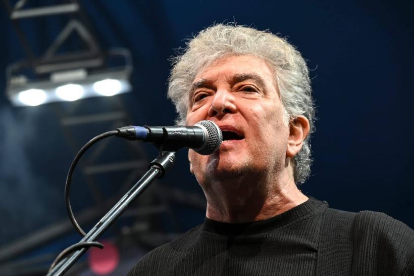 Fanii Holograf, în doliu: A murit Iulian "Mugurel" Vrabete, basistul trupei  18998630