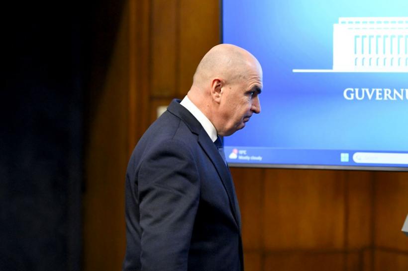 Mama lui Ilie Bolojan, mărturii emoționante din satul natal: „Merea la vaci cu cartea-n brâncă”