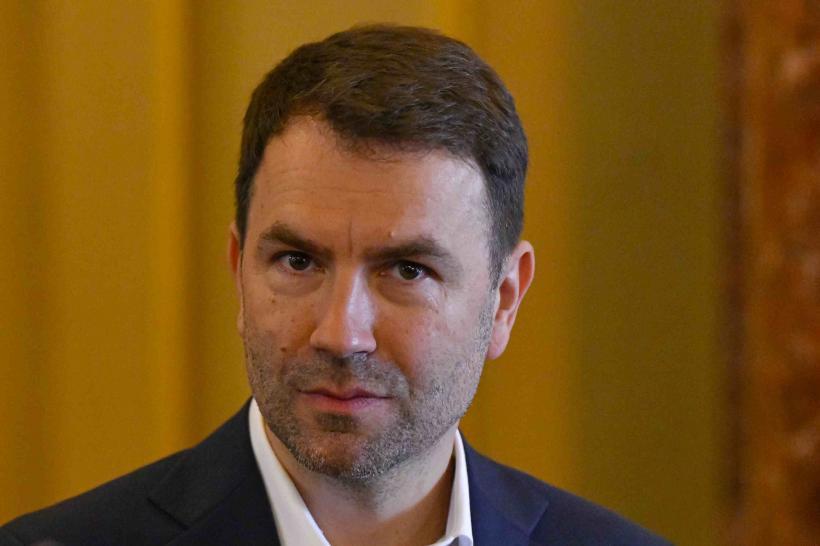 Șmecheria legislativă cu care Drulă și-a promovat campania pentru Locale a trecut tacit de Senat, după o apatie totală, inclusiv din partea Guvernului