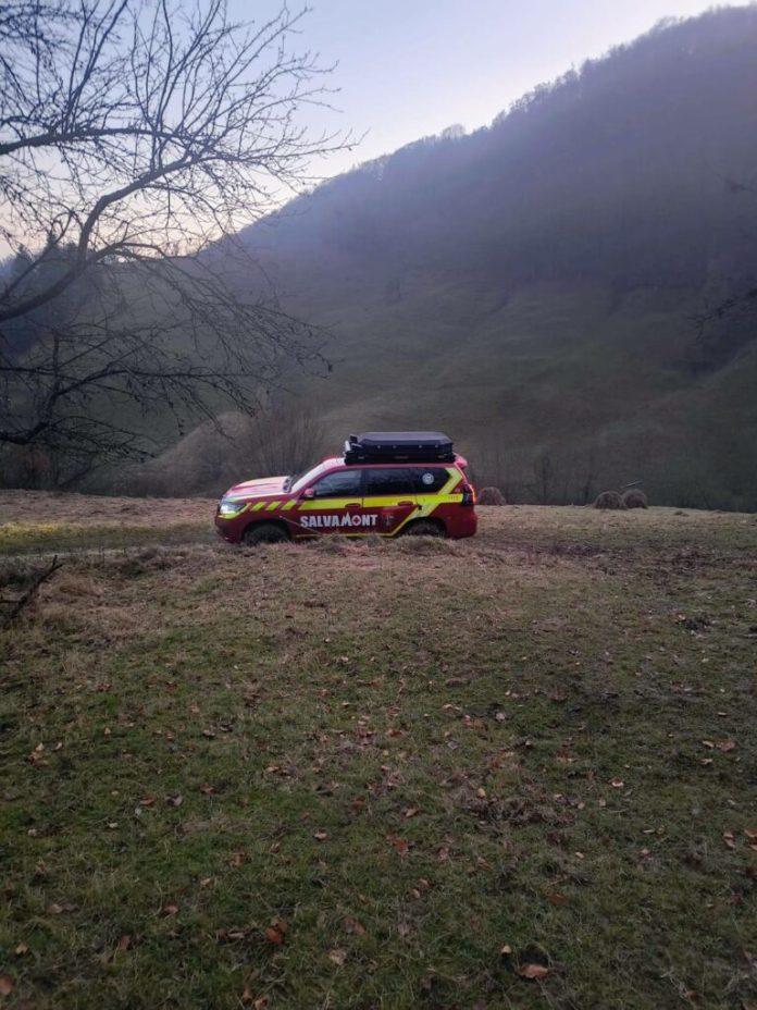 Cursă contra cronometru pentru salvarea unei femei la Borșa. Ea este victima unui incendiu de vegetație