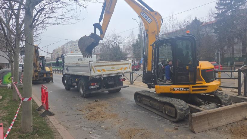 Jale pe Șoseaua Mihai Bravu: Zece plăci de beton afectate. Restricţiile de circulaţie rămân în vigoare pe termen nelimitat 18998988
