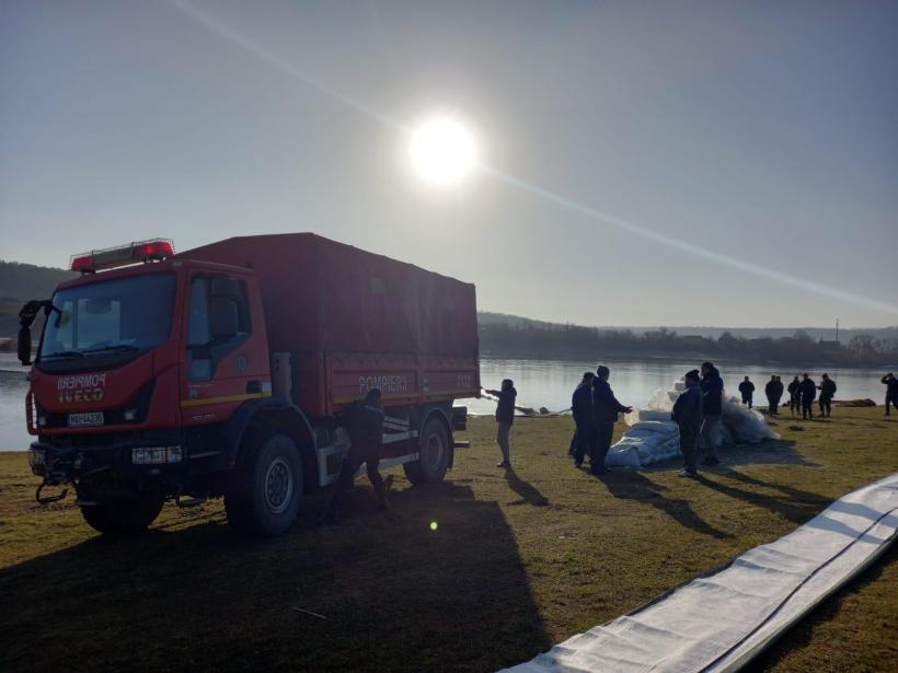 Solidaritate peste Prut: România trimite întăriri pe Nistru pentru a opri dezastrul ecologic 18998949