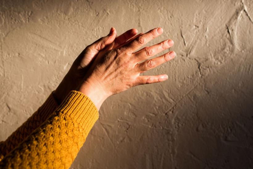 Boala care poate fi depistată dintr-o fotografie: Ce dezvăluie o simplă imagine a mâinii